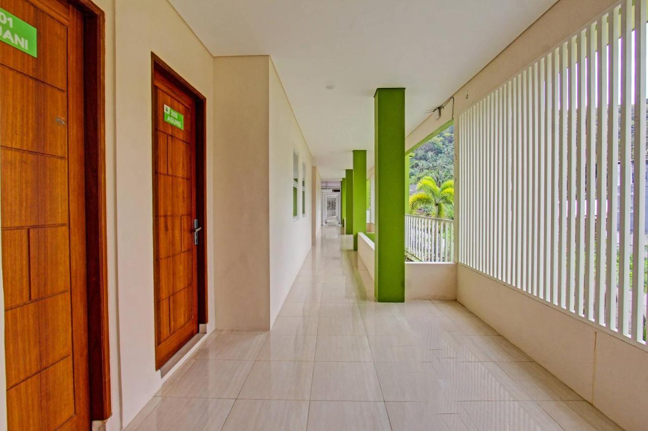 Capital O 91384 Rintaka Residence Senggigi Eksteriør bilde
